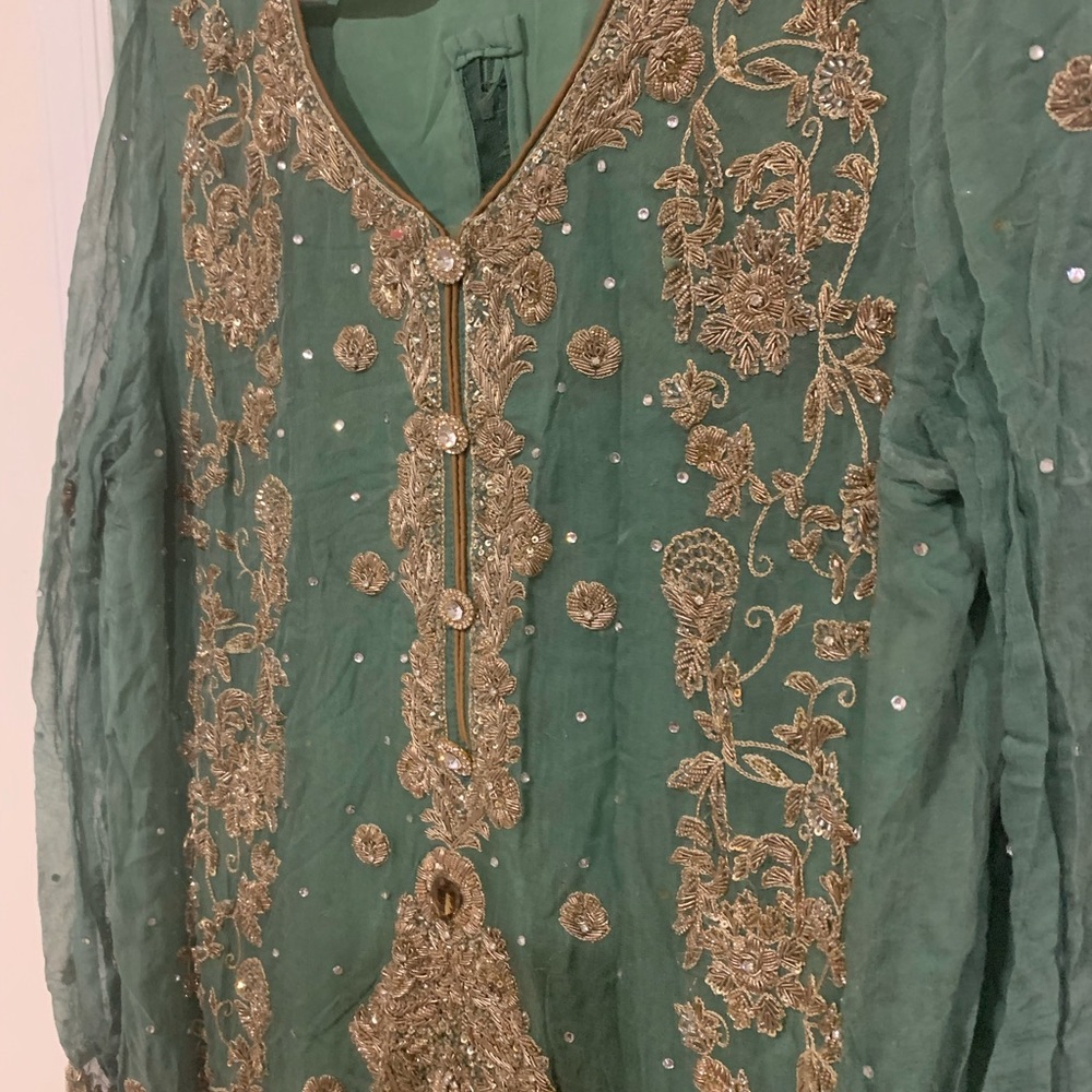 Custom made Pakistani Salwar Kamiz
